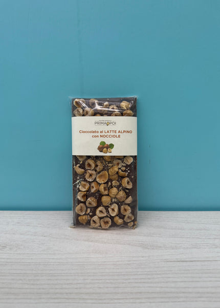 Tavoletta di cioccolato al latte alpino con nocciole 80gr